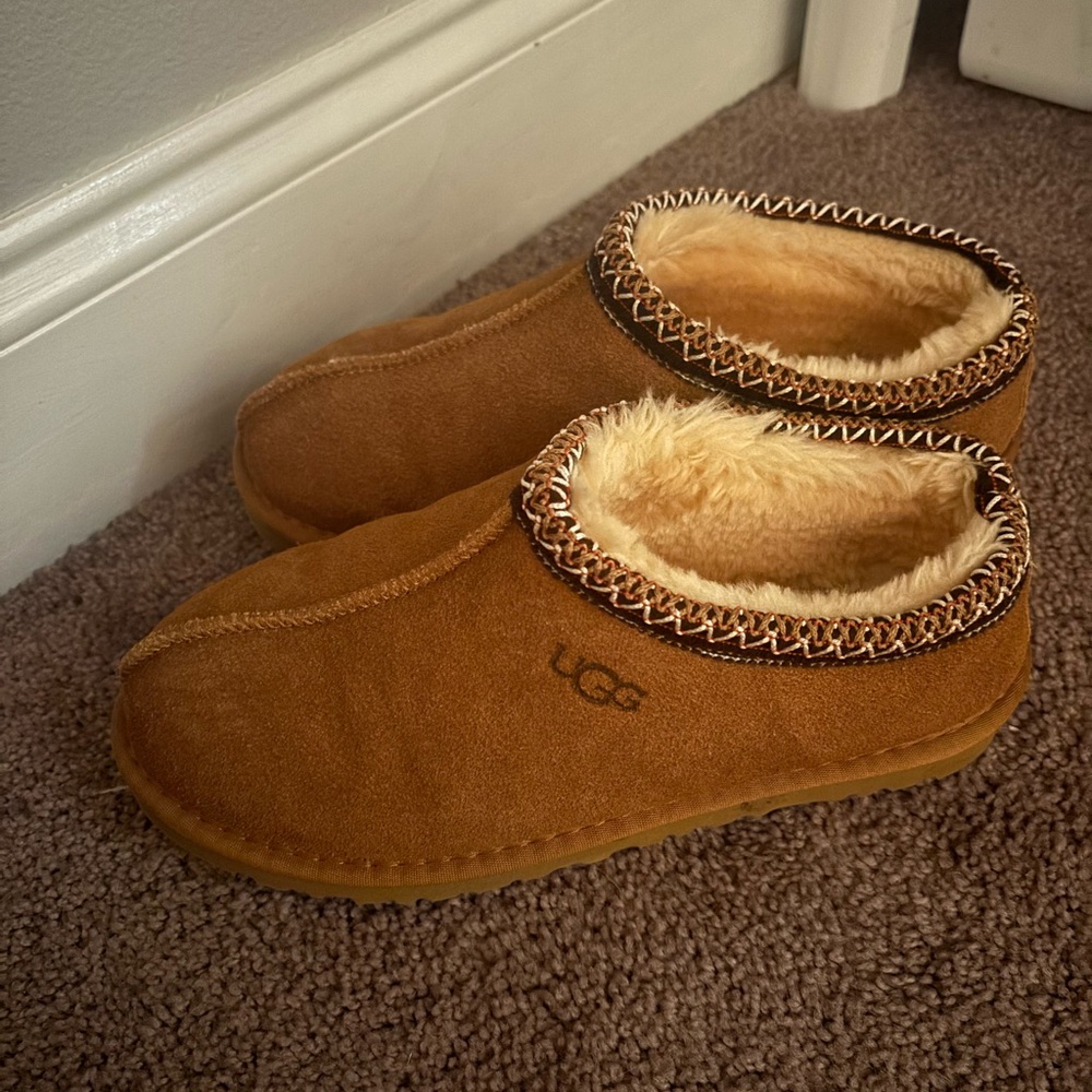Uggs! Worn once. Austrilian, size 8.